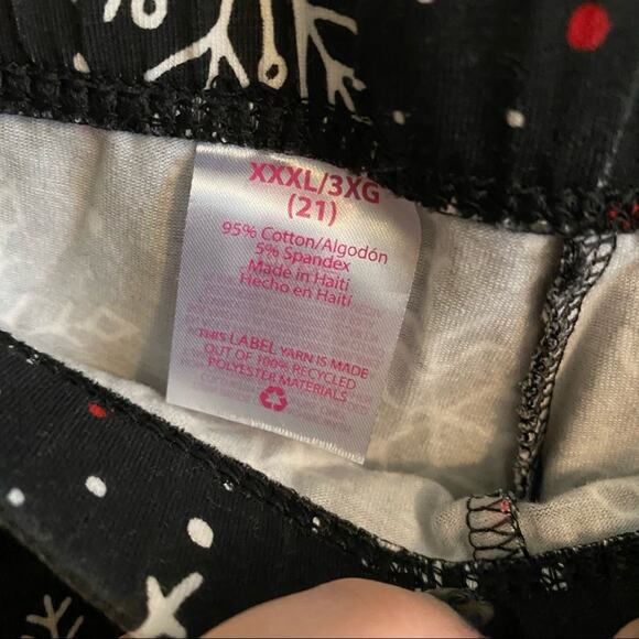 No Boundaries Winter Snowflake Cropped Leggings Juniors Plus Size 21 / XXXL - Picture 4 of 6